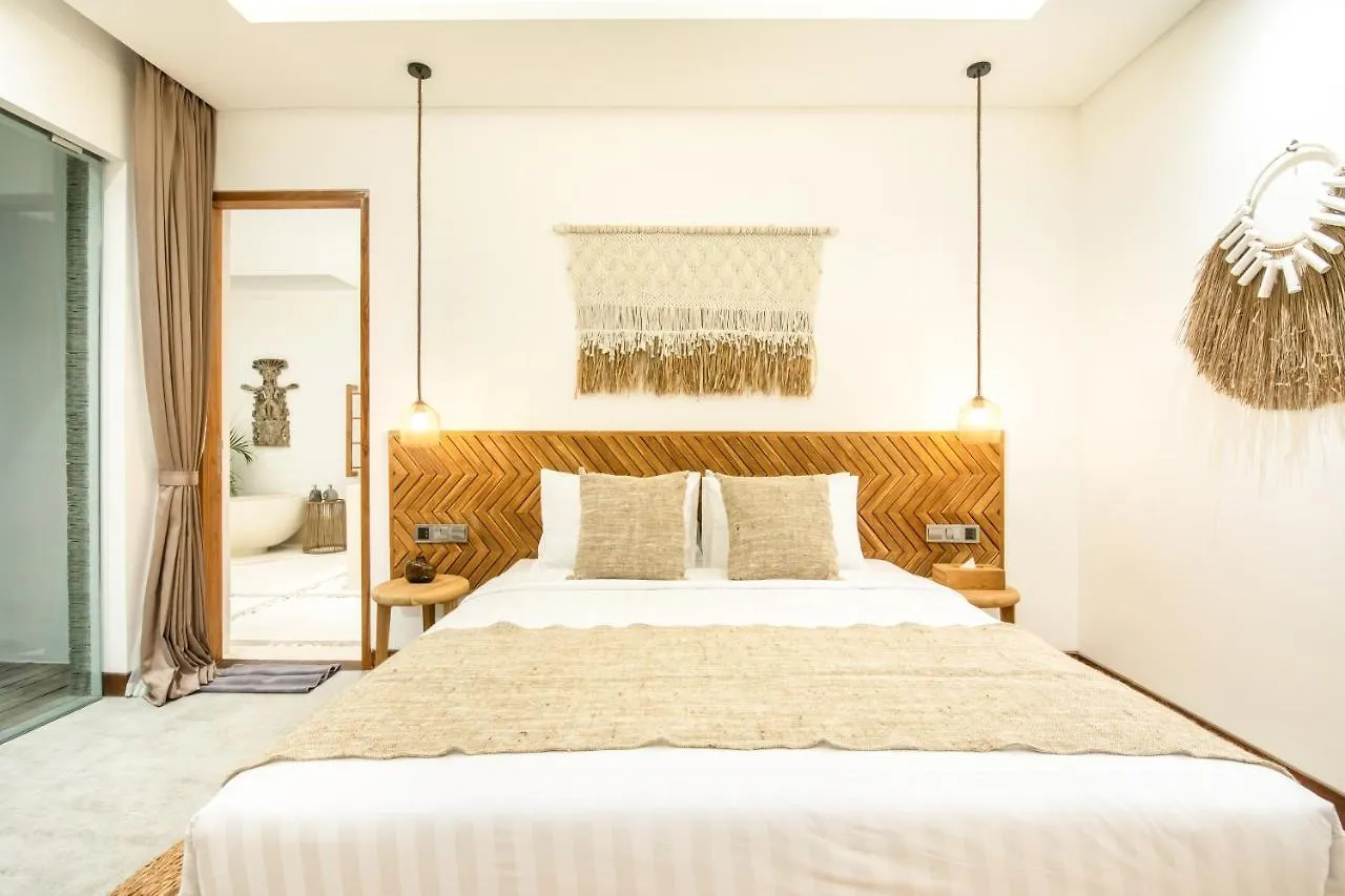 Coastal Elegance 4Br Villa, 400M To Finns, 坎古 印尼