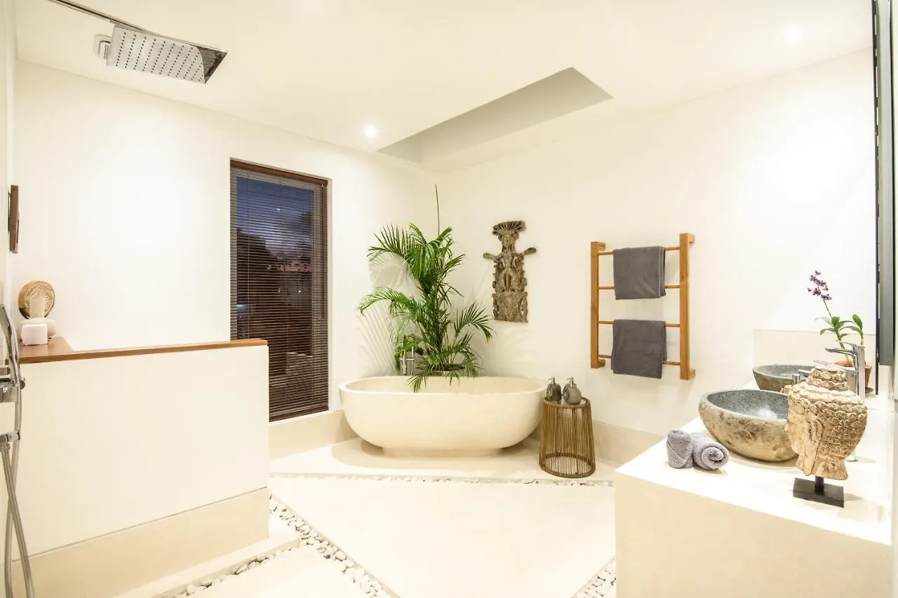别墅 Coastal Elegance 4Br Villa, 400M To Finns, 坎古 印尼