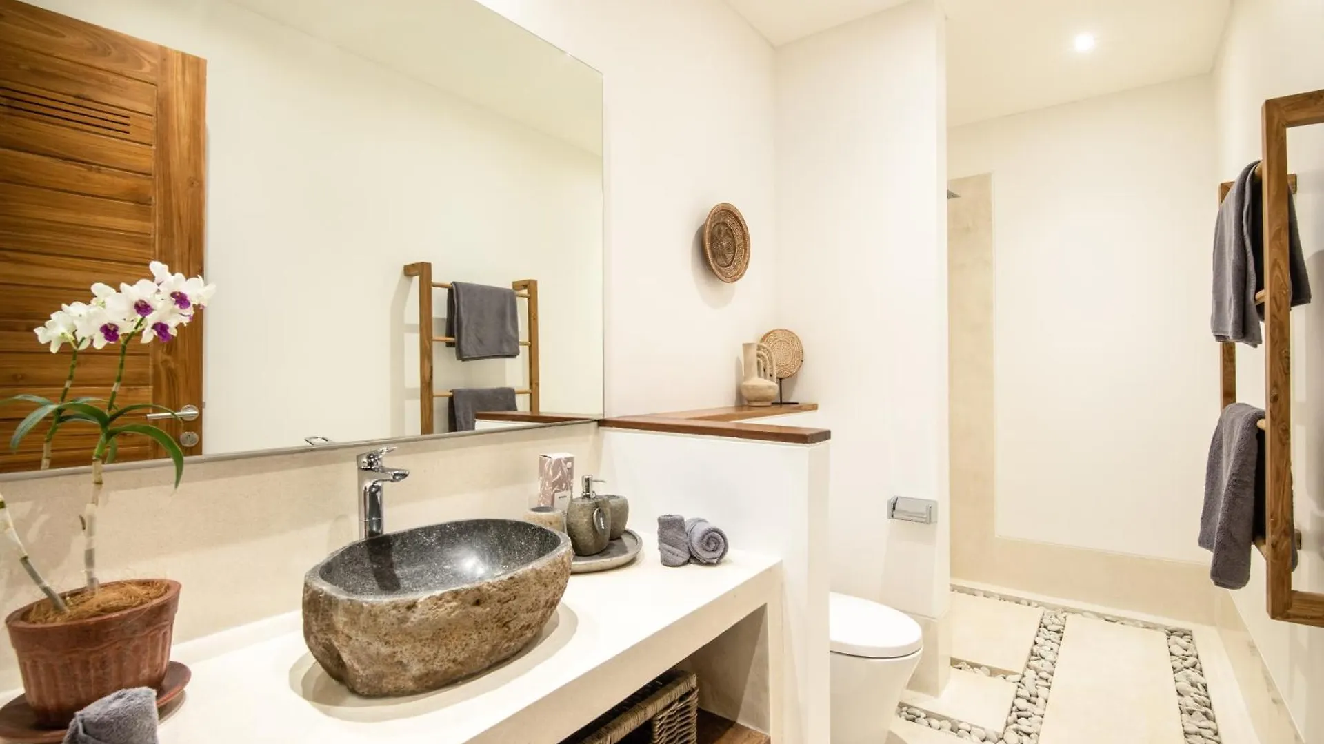 Coastal Elegance 4Br Villa, 400M To Finns, 坎古 别墅