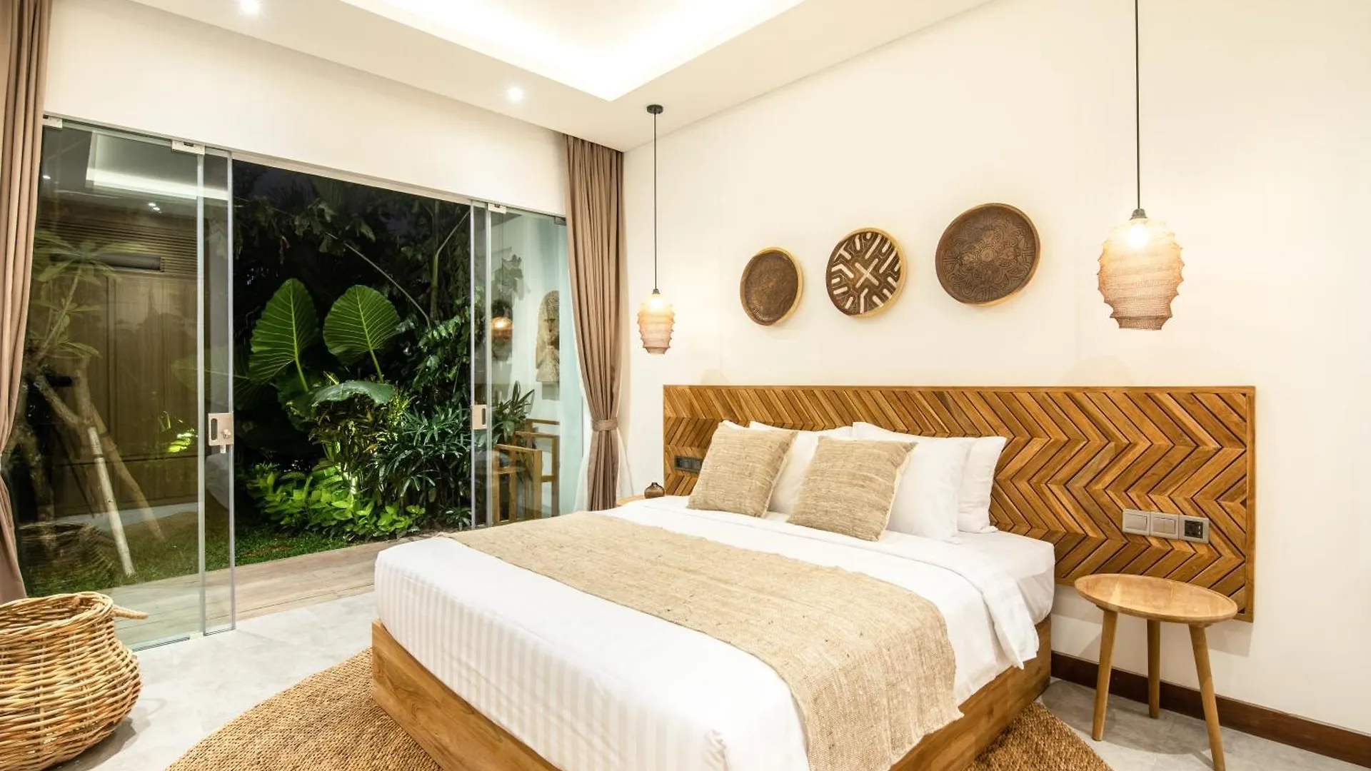 别墅 Coastal Elegance 4Br Villa, 400M To Finns, 坎古 印尼