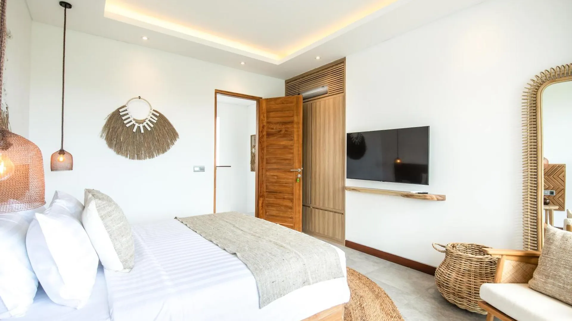 Coastal Elegance 4Br Villa, 400M To Finns, 坎古 0*,  印尼