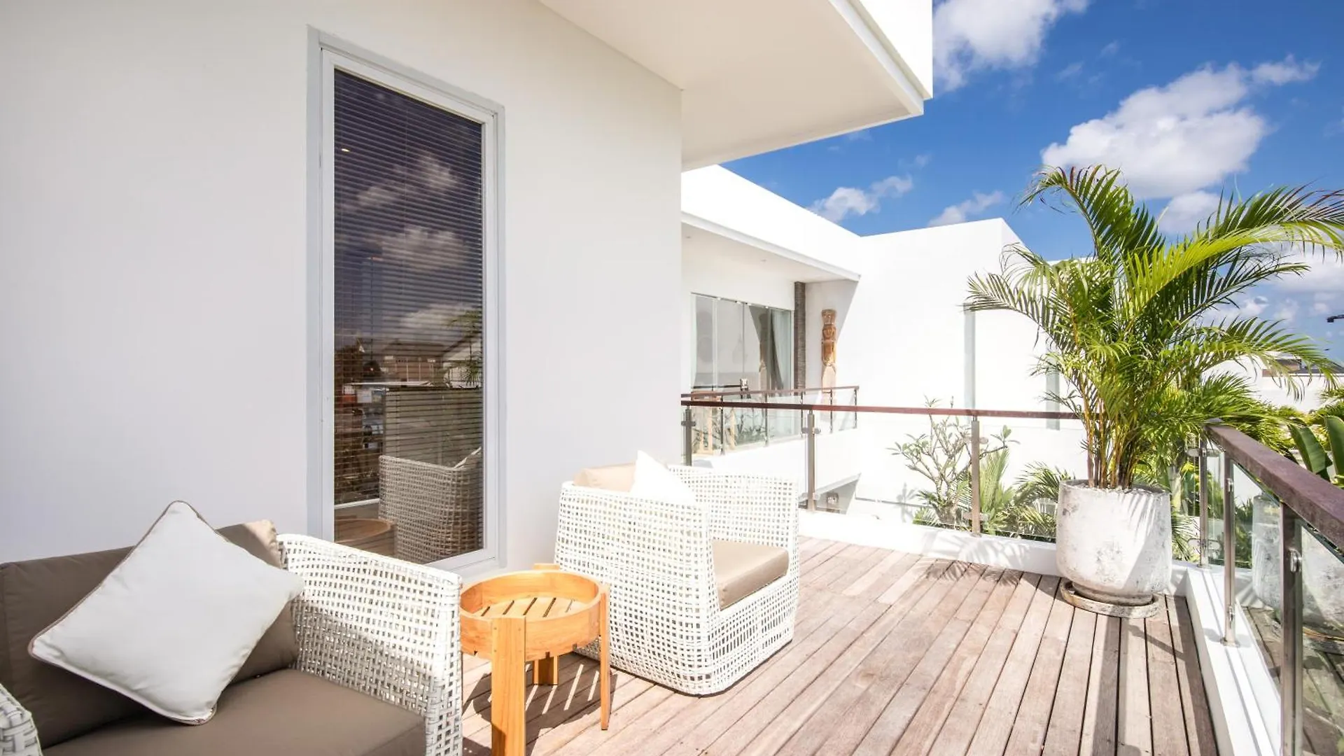 别墅 Coastal Elegance 4Br Villa, 400M To Finns, 坎古 印尼